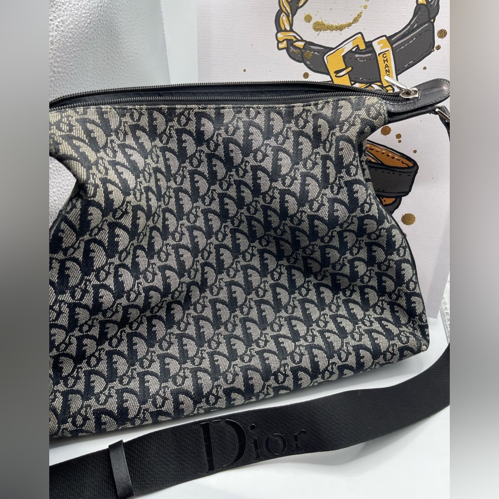Authentic Dior Diorissimo Crossbody Bag - Picture 3 of 16